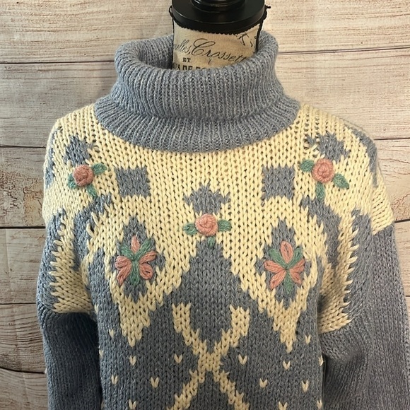 Vintage Colter Bay Turtleneck Sweater NWT Hand Loomed Blue Floral Ramie Medium - Picture 2 of 9